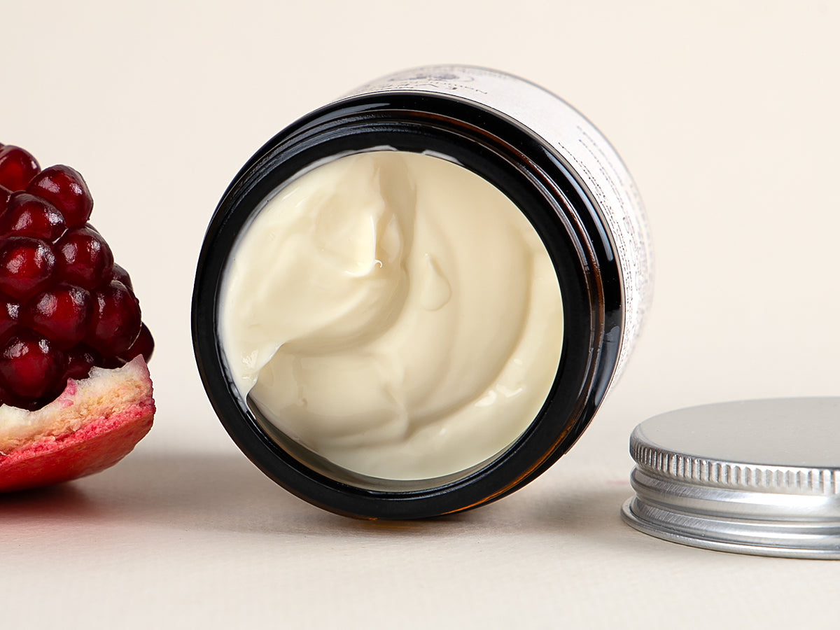 Evergreen face cream with avocado and pomegranate oil