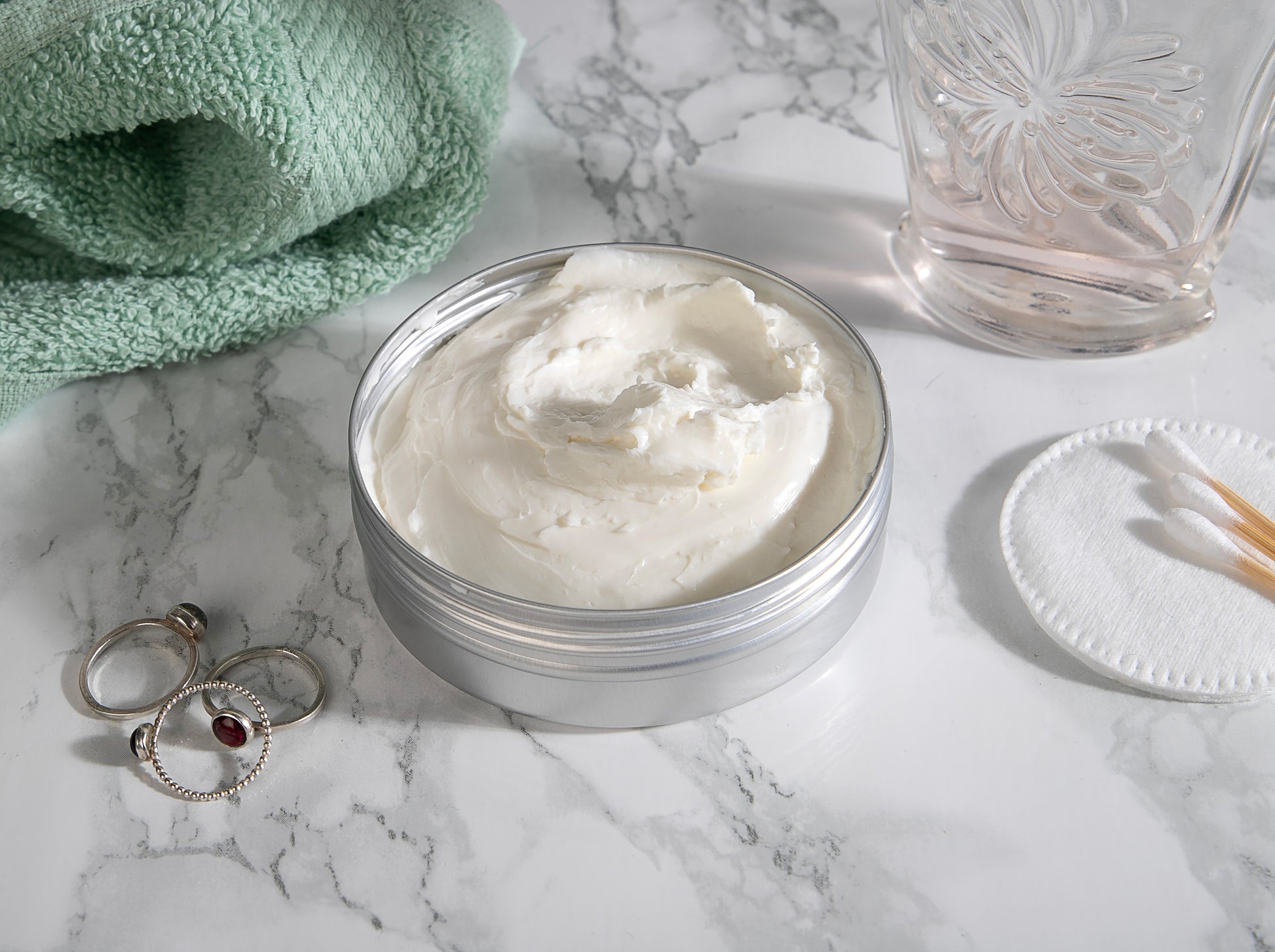 Ylang ylang body cream with cocoa butter and sweet almond oil.