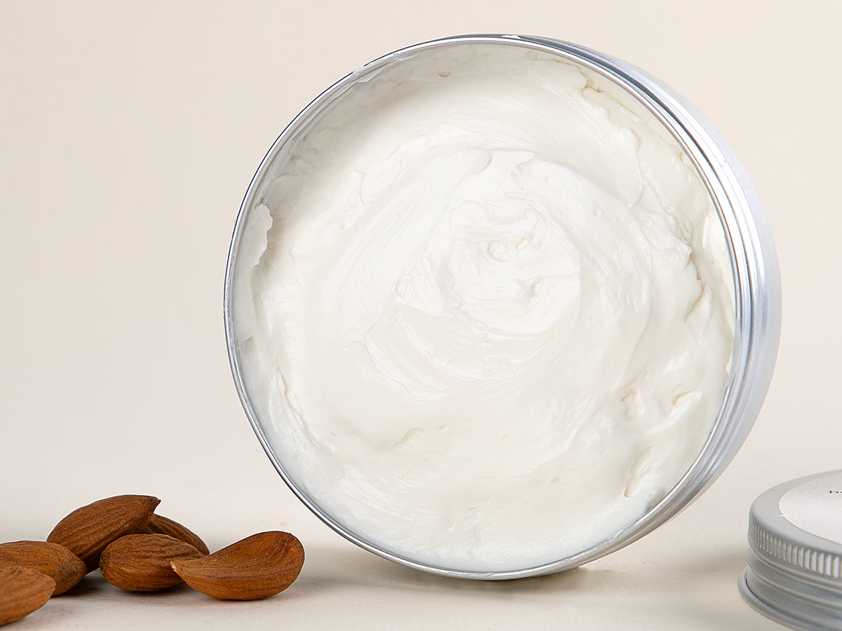 Ylang ylang body cream with cocoa butter and sweet almond oil. 
