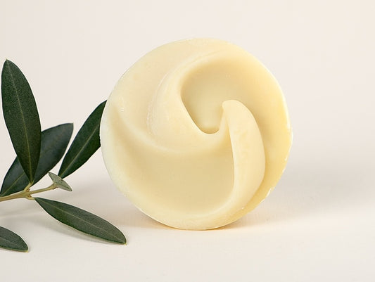 Our Daily Milk natural soap for sensitive skin with coconut milk and extra virgin olive oil.