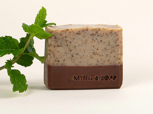 Handmade Morning Coffee natural soap with peppermint and ground coffee for exfoliation. Vegan and packaged in an eco-friendly paper bag. Handgemachte Naturseife mir Pfefferminzöl und gemahlenem Kaffee.