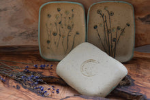 Load image into Gallery viewer, Handmade ceramic soap dish POPPY with hand-pressed poppy seed pods