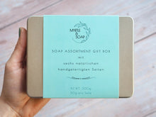 Load image into Gallery viewer, Soap Assortment Gift Box with six handmade natural mini soaps. Geschenkbox mit sechs handgefertigten natürlichen Mini-Seifen. 