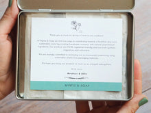 Laden Sie das Bild in den Galerie-Viewer, Myrtle MyBox SILVER Soap Assortment Gift Box mit 6 natürlichen Mini Seifen