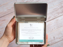 Laden Sie das Bild in den Galerie-Viewer, Myrtle MyBox SILVER Soap Assortment Gift Box mit 6 natürlichen Mini Seifen